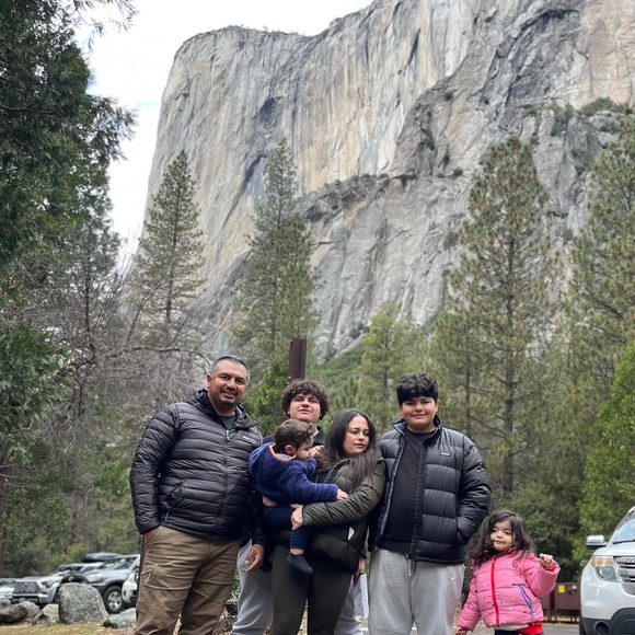 Hello I’m Blanca, welcome to my closet 💌 - Picture 2 of 2